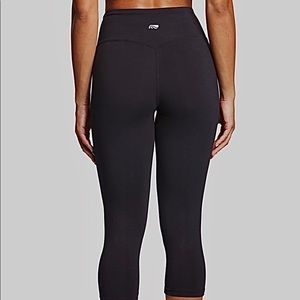 MARIKA MAGIC Yoga Capri legging black size M